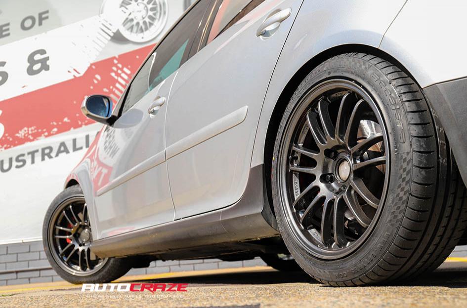 VOLKSWAGEN GOLF SF02 GLOSS GUNMETAL